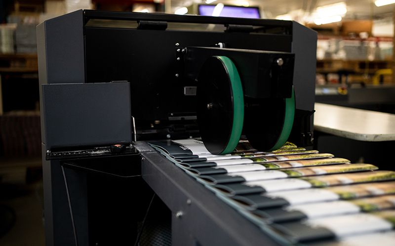 Weiterverarbeitung in der Druckerei Rosebrock in Sottrum